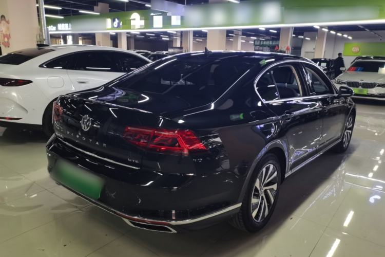 Used Volkswagen Magotan GTE Plug-in Hybrid 2020 GTE Luxury Model Rear Right 45 Deg