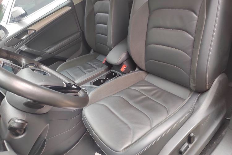 Used Volkswagen Tiguan L 2021 330TSI Automatic Two-Wheel Drive Smart Edition
