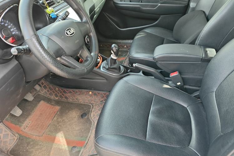 Used Kia K2 2012 Sedan 1.4L MT GLS Commemorative Edition
