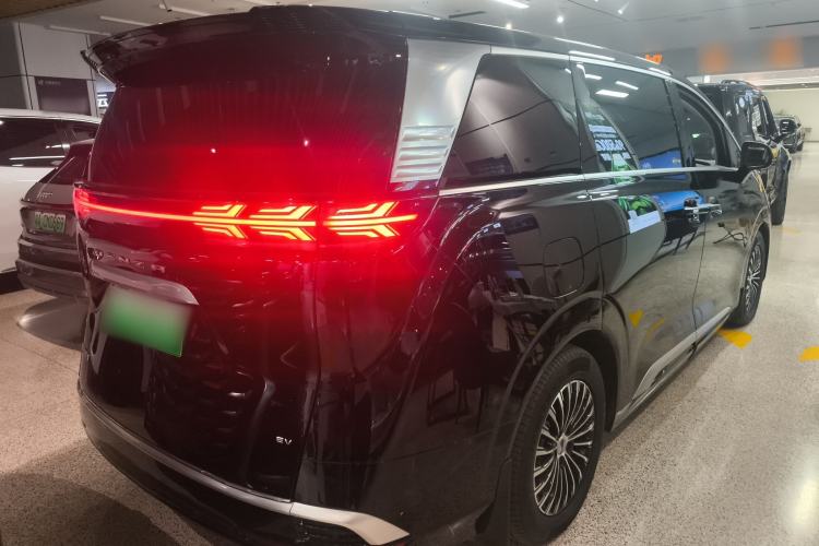 Used Denza D9 2025 EV Intelligent Driving Edition 620 Luxury Model
