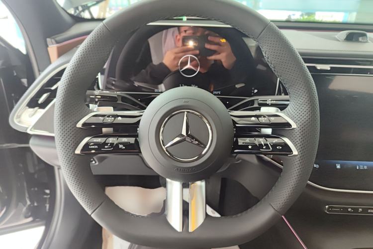 Used Mercedes-Benz E-Class New Energy 2024 E 350 e L Plug-in Hybrid Sports Sedan
