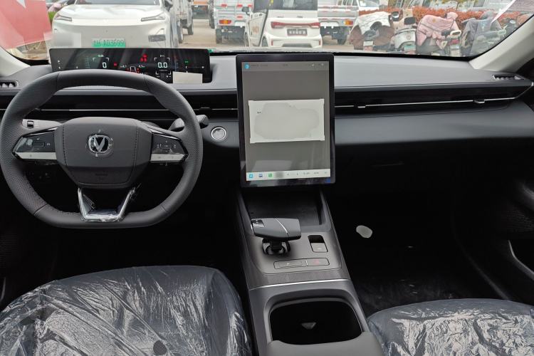 Used CHANGAN Eado 2025 Blue Whale 1.5T 500Bar Prestige Model Center Console