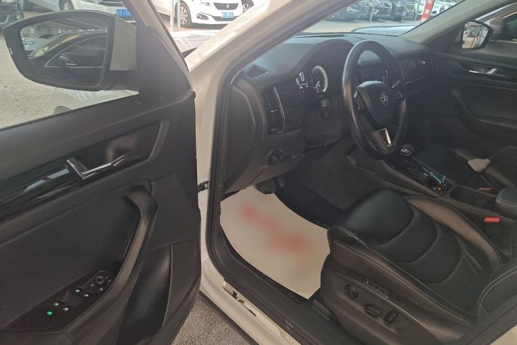 Used Skoda Kodiaq 2018 Facelifted TSI330 5-Seater Two-Wheel-Drive Luxury Enjoyment Edition Driver Seat