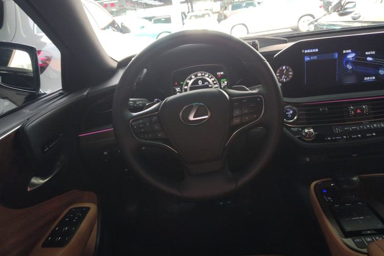 Used Lexus LS 2020 500h Excellence Edition China VI standard
