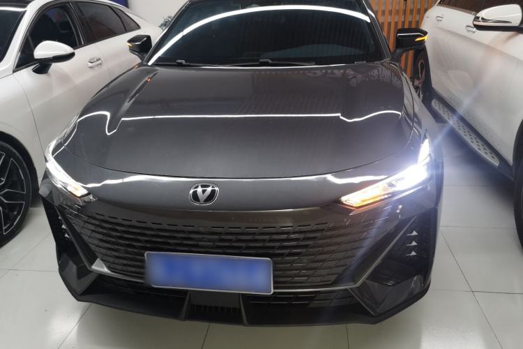 Used CHANGAN UNI-V 2023 1.5T Prestige Model Front