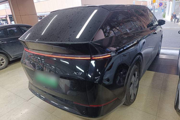 Used XPeng X9 2024 702 Ultra-Long Range Max
