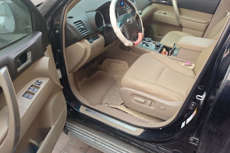 Used Toyota Highlander 2012 2.7L Two-Wheel Drive 7-Seater Luxury Edition
