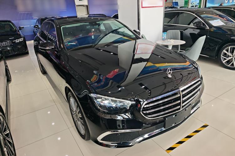 Used Mercedes-Benz E-Class 2023 Updated E 300 L Fashion Edition Front Right 45 Deg