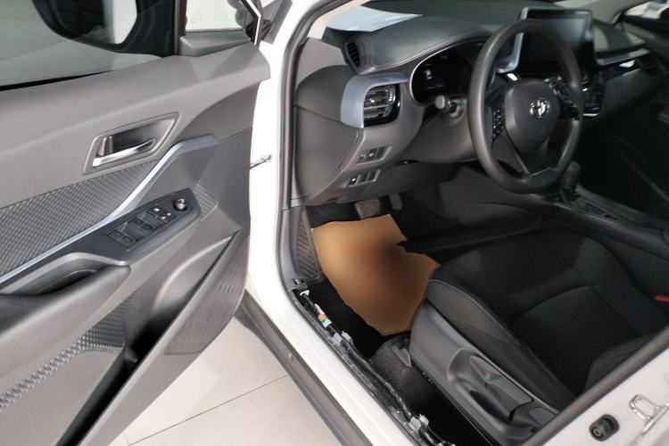 Used Toyota IZOA 2021 Dual-Motor 2.0L Yixiang Edition Driver Seat