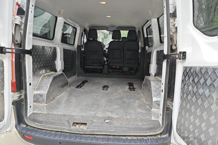 Used Ford Transit 2019 2.0T Gasoline Automatic Multi-Function Commercial Vehicle Short Wheelbase Low Roof 6-Seater China VI Standard Trunk