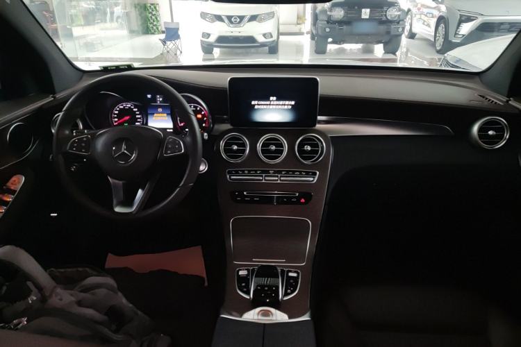 Used Mercedes-Benz GLC 2016 GLC 300 4MATIC Luxury Model