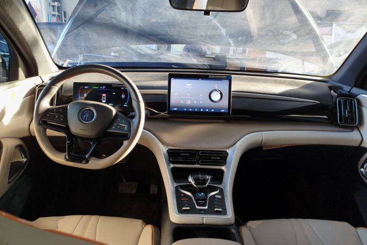 Used BYD Song Pro New Energy 2024 HONOR Edition DM-i 71KM Navigation Model
