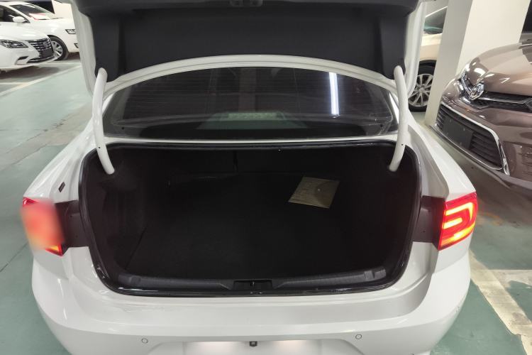 Used Volkswagen Lamando 2015 230TSI DSG Fashion Edition
