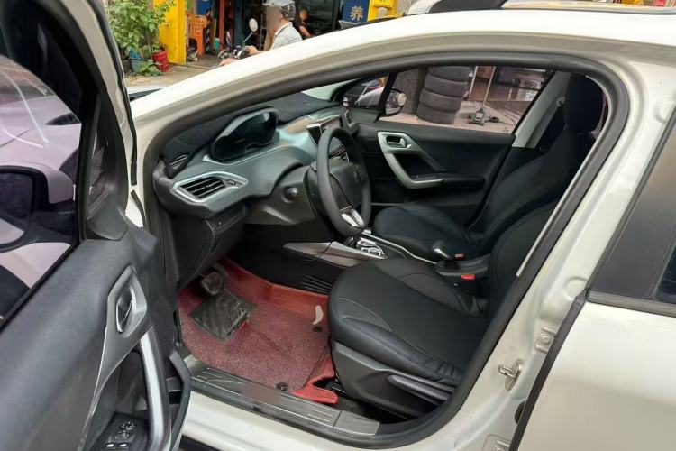 Used Peugeot 2008 2014 1.6L Automatic Trend Edition Driver Seat