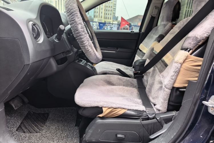 Used Jeep Compass 2012 2.4L Four-Wheel Drive Urban Edition Left Front Seat