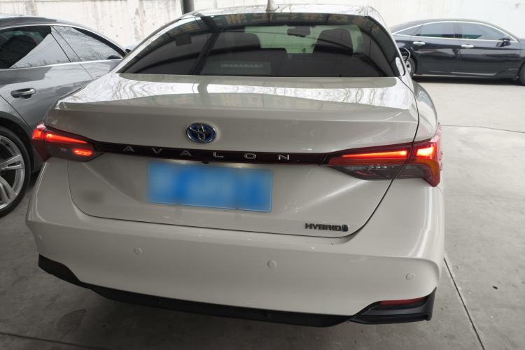 Used Toyota Avalon 2019 Dual-Engine 2.5L Luxury Edition China VI Standard