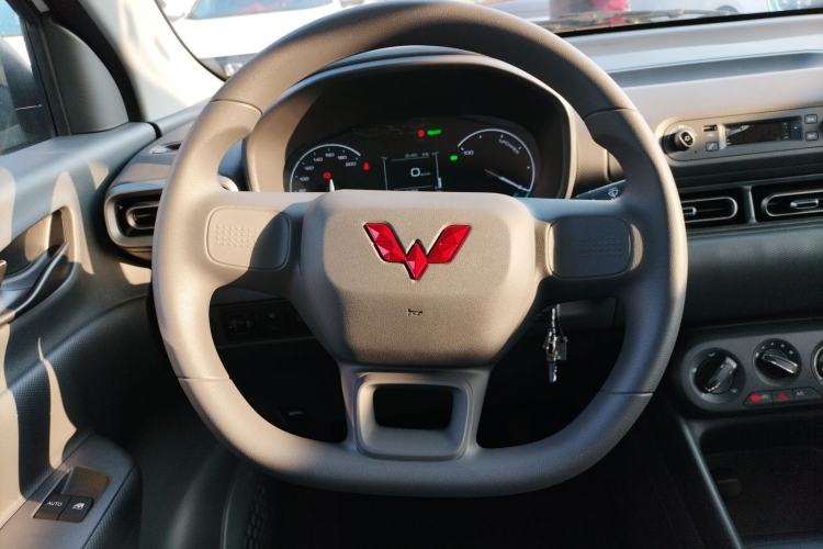 Used Wuling Hongguang New Energy 2025 Extended-Range Hybrid 50 km Utility Version
