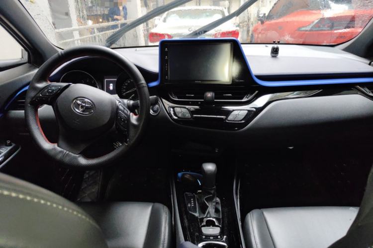 Used Toyota IZOA 2020 2.0L Yichi Version Center Console