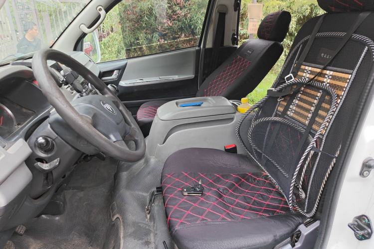 Used Foton Scenic G7 2016 2.0L Commercial & Travel Version Short Wheelbase High Roof – 4Q20M Left Front Seat