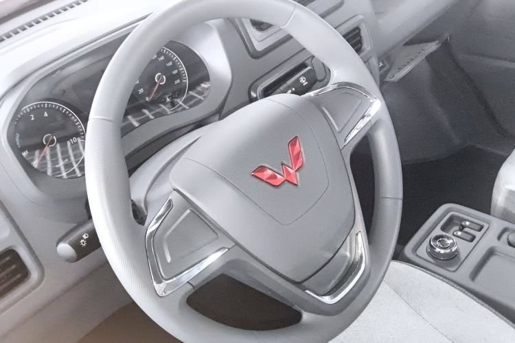 Used Wuling Yangguang 2025 Model 400km Bus Edition—Comfort Edition