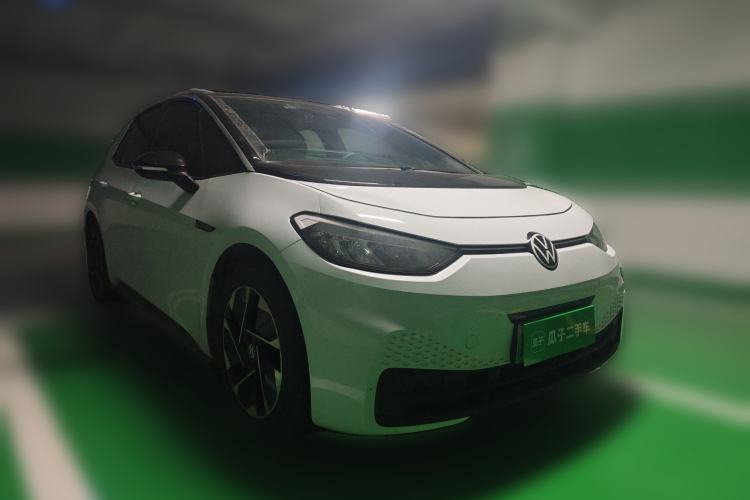 Used Volkswagen ID.3 2023 Pure Smart Edition Front Right 45 Deg