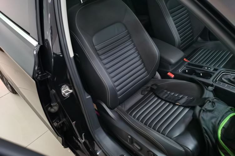 Used Volkswagen Magotan 2020 330TSI DSG Leading Model Right Front Seat