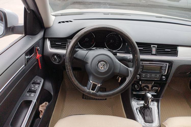 Used Volkswagen Bora 2014 1.6L Automatic Comfort Model Steering Wheel