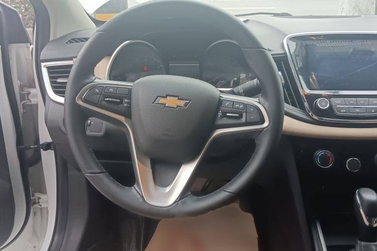 Used Chevrolet Monza 2022 320 Automatic Enjoyment Sunroof Version Steering Wheel