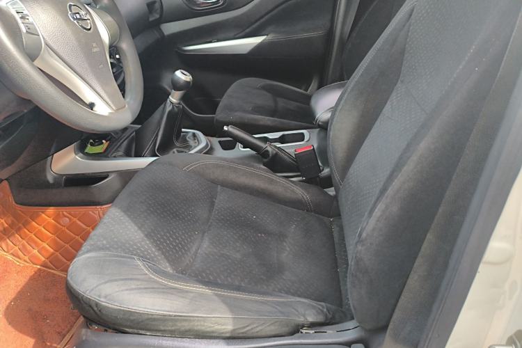 Used Nissan Terra 2018 2.5L Manual Two-Wheel Drive Elite Edition Left Front Seat