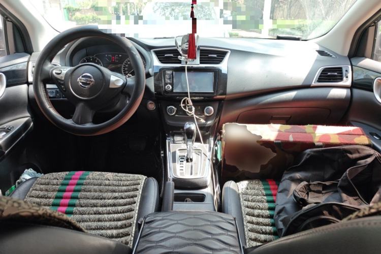 Used Nissan Sylphy 2018 1.6XV CVT Deluxe Edition Center Console