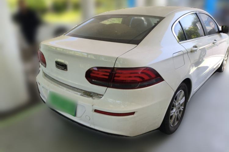 Used Qoros 3 2016 Sedan 1.6L Automatic Zhiyue Model
