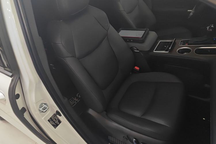 Used Toyota SIENNA 2024 2.5L Hybrid Luxury Edition