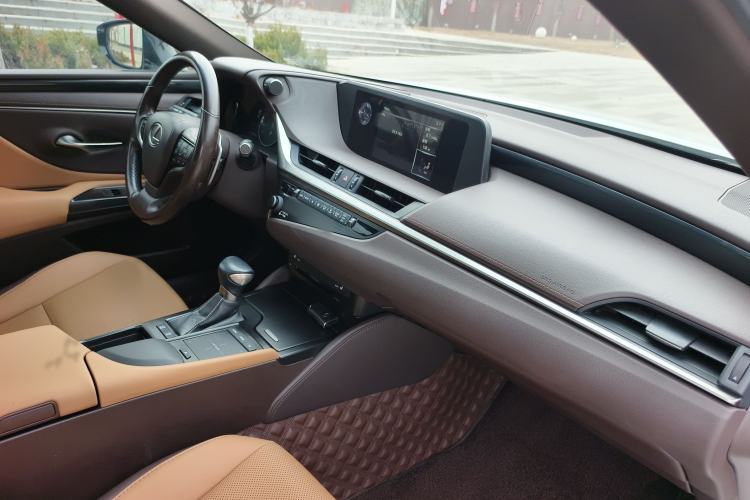 Used Lexus ES 2020 200 Excellence Edition
