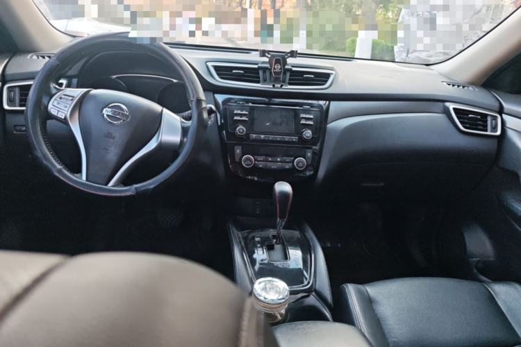 Used Nissan X-Trail 2015 2.0L CVT Comfort MAX Edition 2WD Center Console