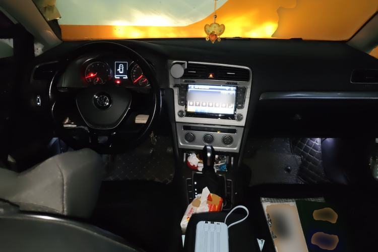 Used Volkswagen Golf 2015 1.4TSI Automatic Comfort Model Center Console