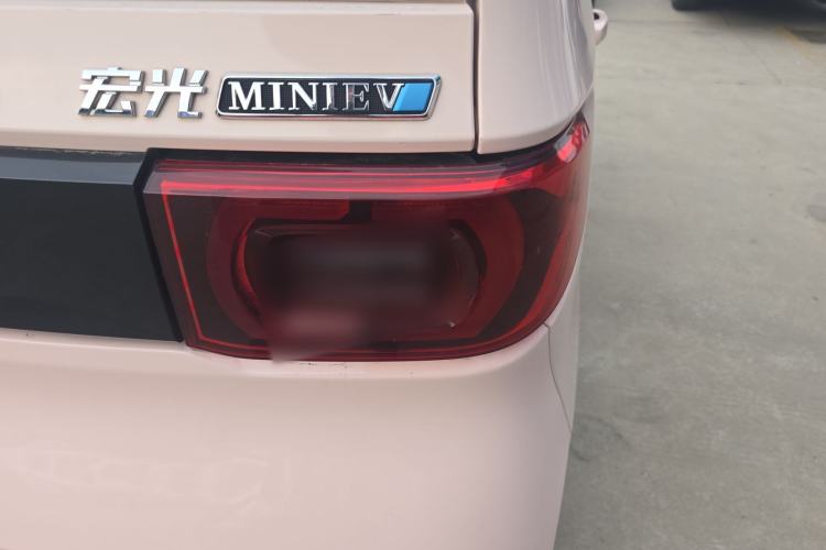 Used Wuling Hongguang MINIEV 2022 Macaron Premium Model – Lithium Iron Phosphate Right Rear Taillight