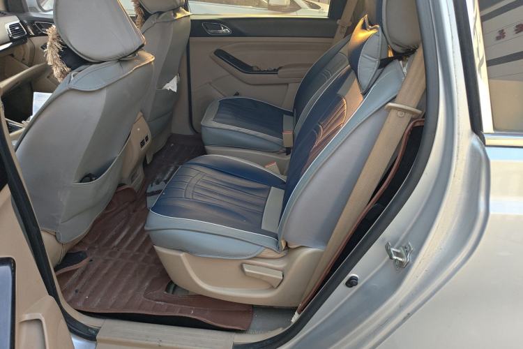 Used Baojun 730 2015 1.8L Manual Luxury Navigation ESP Version 7-seater
