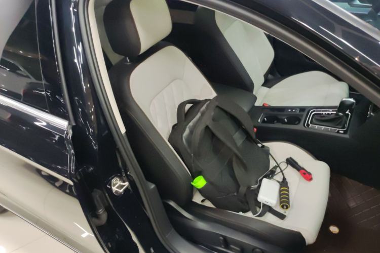 Used Volkswagen Magotan 2023 2 Million Units Limited Edition 330TSI DSG Leading Version
