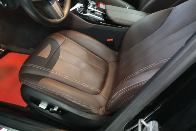 Used BMW 5 Series 2020 525Li M Sport Package Left Front Seat