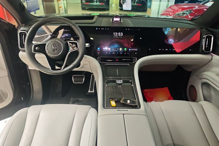 Used Hima AITO M9 2024 Range-Extended Ultra Version 42 kWh 6-Seater Model Center Console