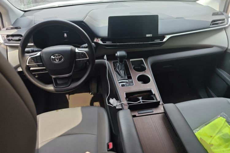 Used Toyota Granvia 2024 2.5L Hybrid Comfort Edition Center Console