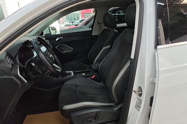 Used Audi Q3 2019 35 TFSI Advanced Dynamic Edition
