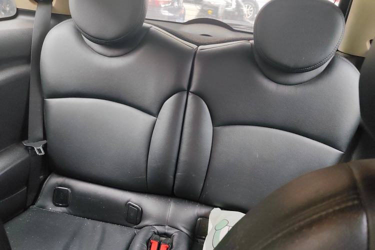 Used MINI 2011 1.6L ONE
