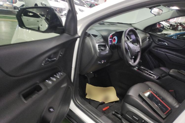 Used Chevrolet Equinox 2019 Redline 550T Automatic All-Wheel-Drive RS Model China VI Standard Driver Seat