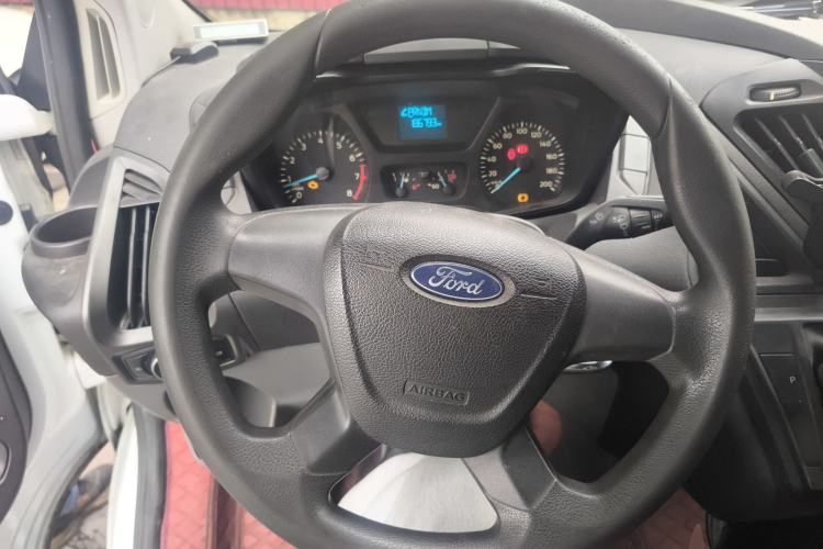 Used Ford Transit 2017 2.0T Gasoline Automatic Multi-Function Commercial Vehicle Short Wheelbase Low Roof China V Standard