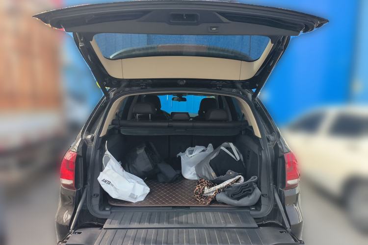 Used BMW X5 2017 xDrive35i Elegant Edition Trunk