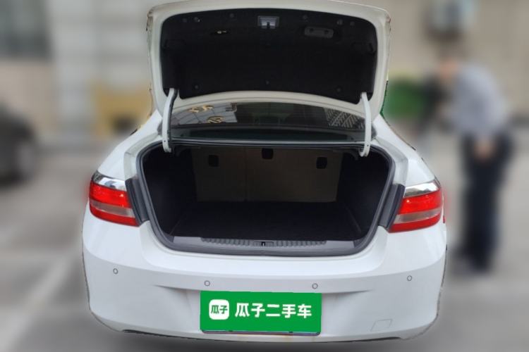 Used Buick GT 2010 GT 1.6L Manual Entry-Level Model Trunk