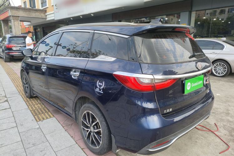 Used BYD Song MAX 2018 1.5T Automatic Smart Connect Elite Model with 6 Seats
