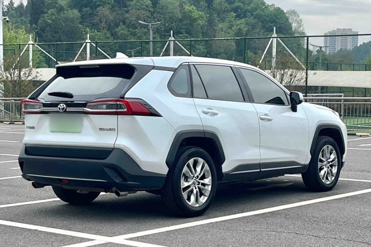 Used Toyota Wildlander 2024 2.0L CVT Two-Wheel Drive Leading Edition Exterior 5