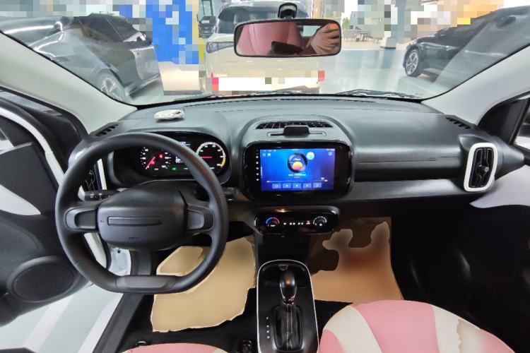 Used Roewe Clever 2022 311km QiQi BoBo Edition Center Console